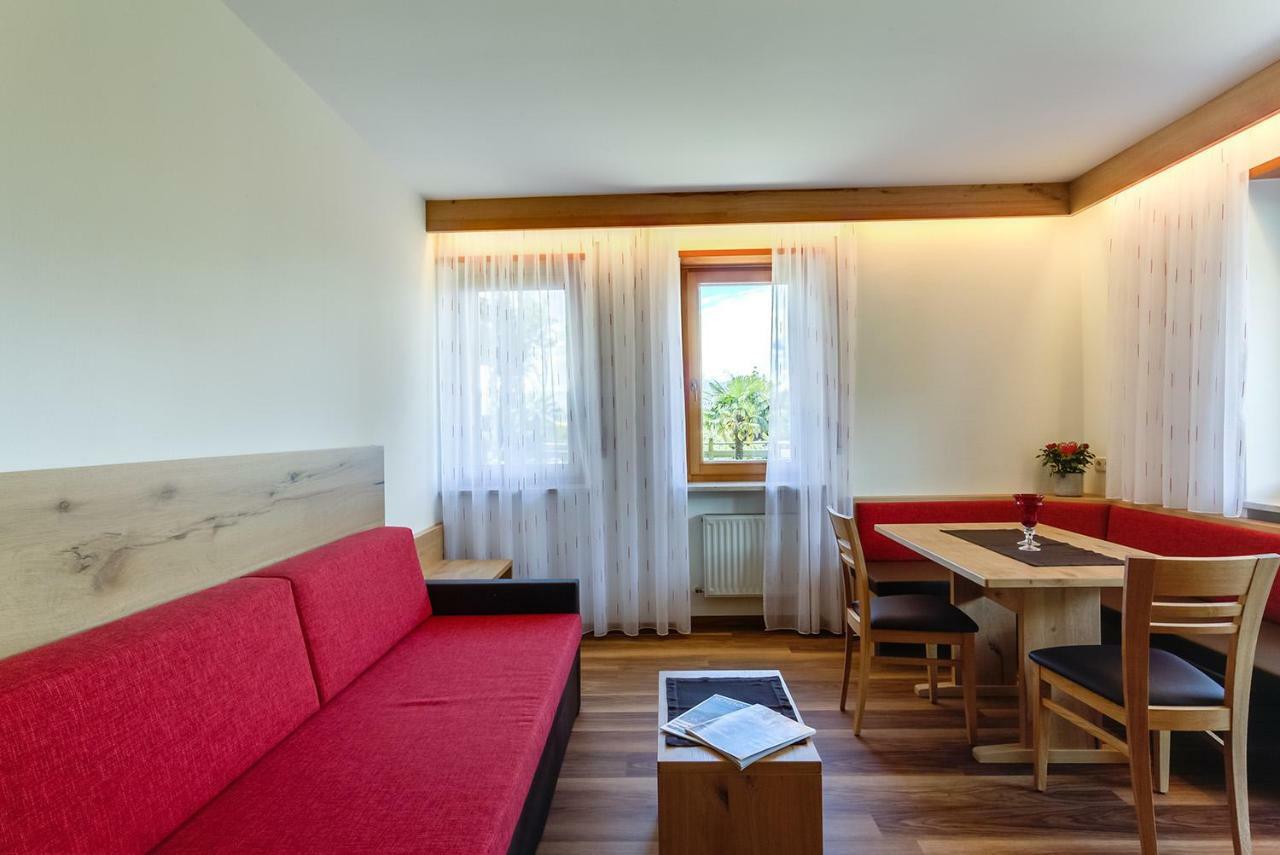 Residence Krone Schenna Exterior foto